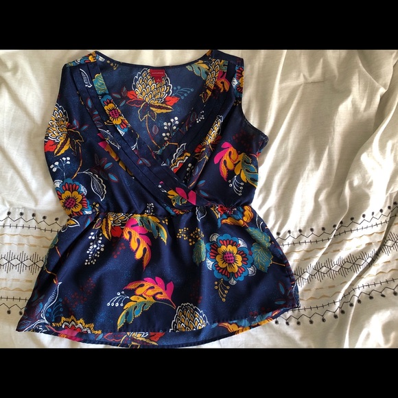 Merona Top - Picture 2 of 3